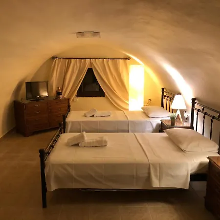 Kamares Cave House 3 *