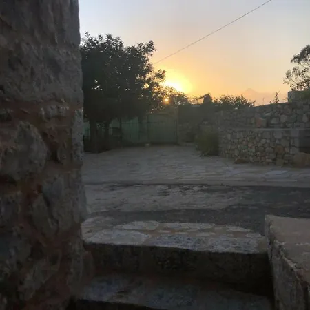 Διαμέρισμα Kamares Cave House 3 *