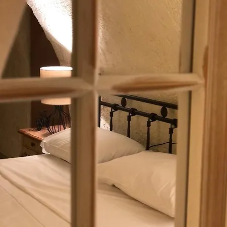 Διαμέρισμα Kamares Cave House 3