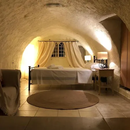Kamares Cave House 3 *