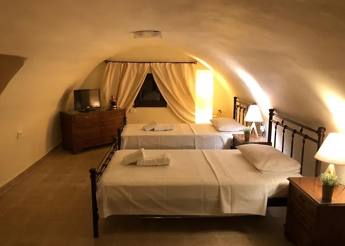 Kamares Cave House 3 *