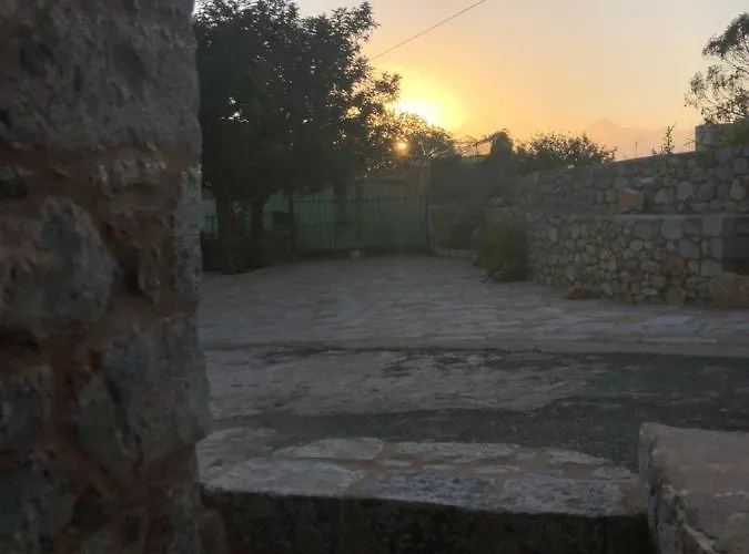 Apartamento Kamares Cave House 3 *