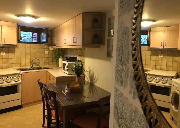 Kamares Cave House 3 *