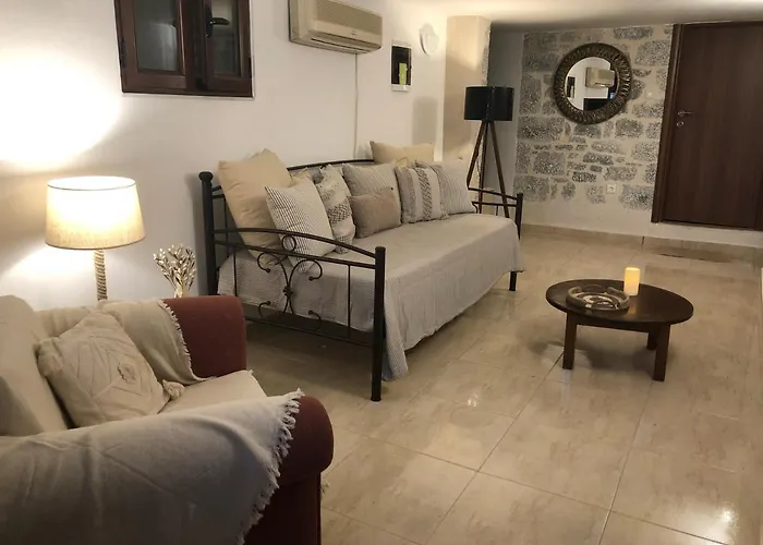 Kamares Cave House 3 ييروميلين