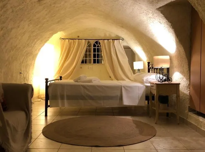 Kamares Cave House 3 *